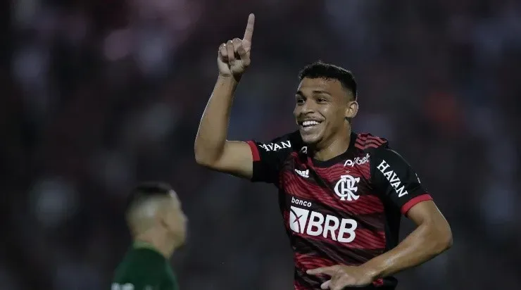 Foto: AGIF/AGIF - Victor Hugo foi elogiado por Paulo Sousa.