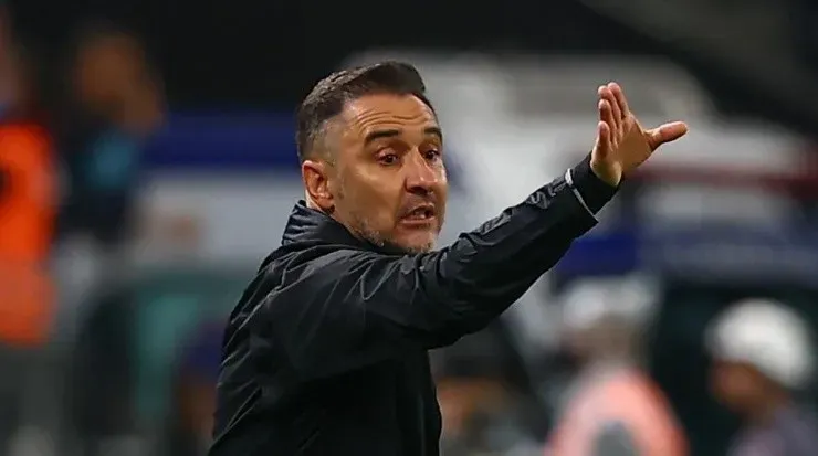 Foto: Marcello Zambrana/AGIF - Treinador vem usando a força da torcida como combustível ao Corinthians.