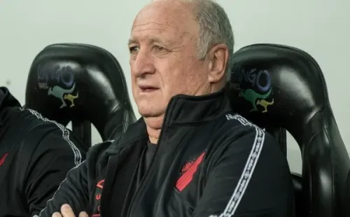 Foto: Robson Mafra/AGIF – Felipão deve ter Athletico diferente contra o Fluminense neste sábado