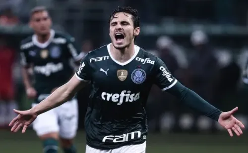 Foto: Ettore Chiereguini/AGIF – Raphael Veiga chega ao seu 18º gol na temporada