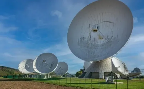 Sinais de rádio já foram encontradas no espaço. Foto: Reprodução/Pixabay