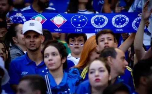 Foto: (Fernando Moreno/AGIF) - A torcida do Cruzeiro bateu o recorde de público nesta Série B