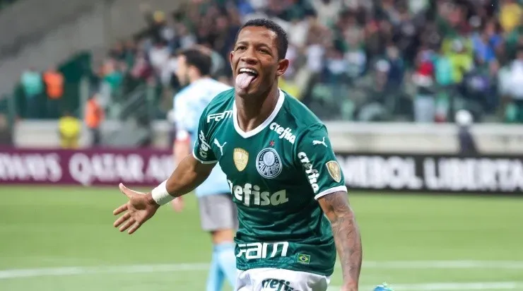 Foto: Marcello Zambrana/AGIF - Danilo está muito valorizado.