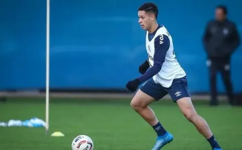 Foto: Lucas Uebel/Grêmio/Divulgação - Natã: jovem será titular diante do Glória