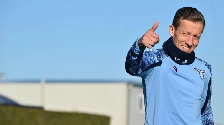 Foto: Marco Rosi - SS Lazio/Getty Images/Itália - O volante já se despediu oficialmente da Lazio