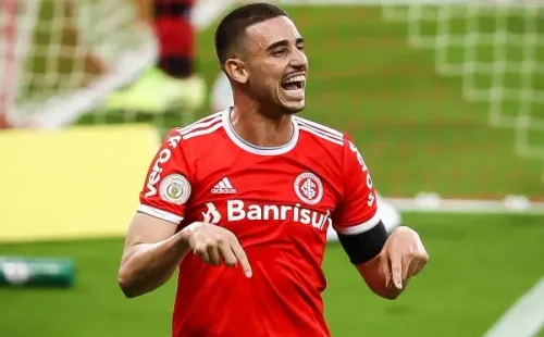 Foto: Pedro H. Tesch/AGIF – Galhardo tem contrato vigente no Internacional até dezembro e vai definir futuro nos próximos dias