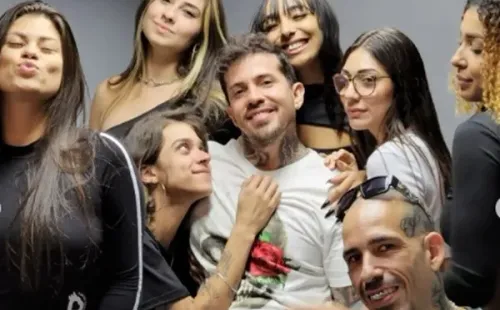 Influencer com suas esposas. Reprodução/Instagram Arthur O Urso