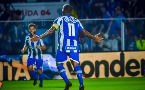(Foto: R.Pierre/AGIF) Avaí tem reforços para enfrentar o Galo