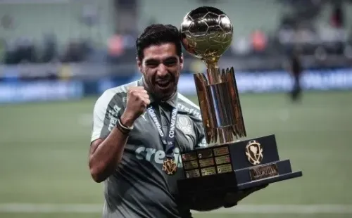Abel Ferreira foi colocado como melhor técnico da América do Sul (Foto: Ettore Chiereguini/AGIF)