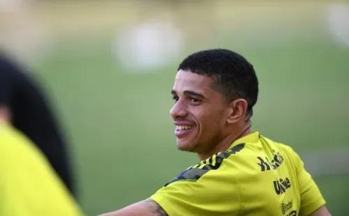 Taison: deve ficar no banco de reservas – Foto: Ricardo Duarte/Internacional