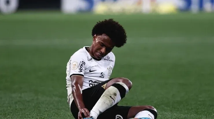 Willian saiu machucado do duelo contra o América Mineiro. Foto:Ettore Chiereguini/AGIF