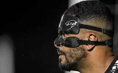 Foto: Thiago Ribeiro/AGIF – “Mascarado” Thiago Rodrigues vem dando conta do recado no gol do Vasco em 2022