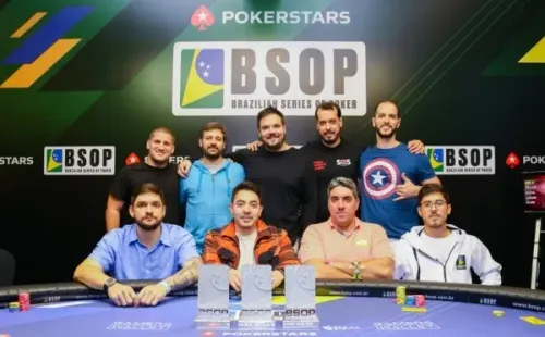 Mesa final do 1-Day High Roller (Foto: Luis Bertazini/BSOP)
