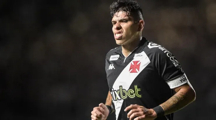 Foto: Thiago Ribeiro/AGIF - Carlos Palacios: perdeu chance de garantir a vitória sobre o Grêmio