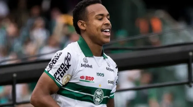 Foto: Robson Mafra/AGIF - Igor Paixão é um dos destaques do Coritiba na temporada