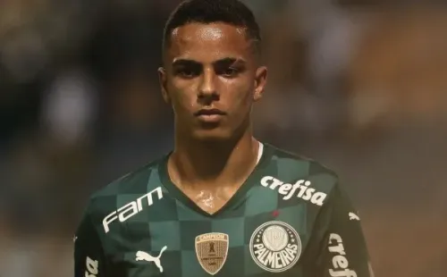 Foto: Ettore Chiereguini/AGIF – Giovani está se recuperando de cirurgia no tornozelo, mas Palmeiras espera propostas na janela