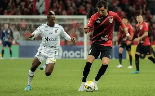 Foto: Fernando Moreno/AGIF = Poupado nas duas últimas partidas, Jhojan Julio pode enfrentar o Juventude