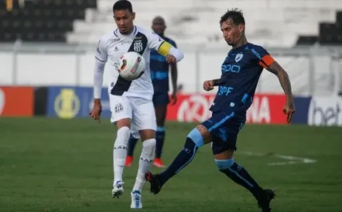 Rogério Capela/AGIF/ Ponte Preta em campo contra o Londrinha.