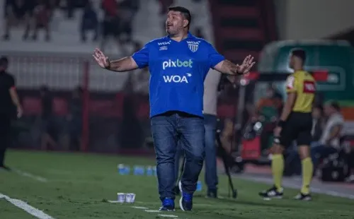 Agif/Isabela Azine – Barroca tenta acabar com retrospecto negativo no Avaí