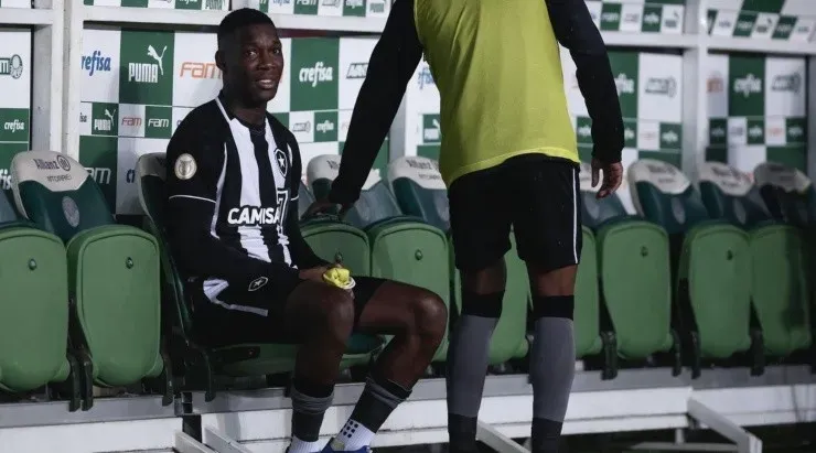 Foto: Ettore Chiereguini/AGIF - PK vem sendo reserva no Botafogo.