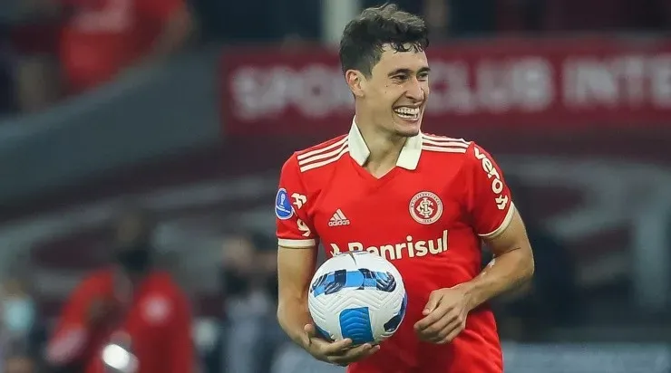 Foto: Pedro H. Tesch/AGIF - Rodrigo Dourado: de saída do Inter para atuar no México