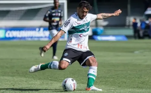 Robinho está fora do Atletiba de domingo (19) -Foto: Robson Mafra/AGIF