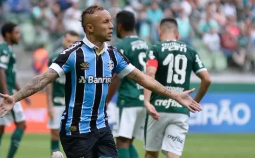 Éverton Cebolinha foi contratado pelo Flamengo (Foto: Bruno Ulivieri/AGIF)