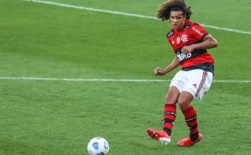 Foto: Marcello Zambrana/AGIF – Camisa 5 tem sido titular, mas longe de convencer torcida do Flamengo
