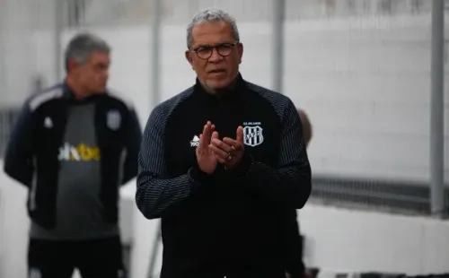 Rogério Capela/AGIF/ Hélio dos Anjos, técnico da Ponte Preta.