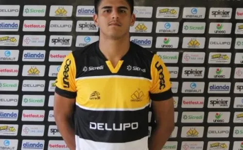 Celso da Luz/Criciúma E.C./ Alan Dias, zagueiro.