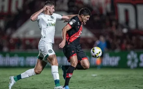Heber Gomes/AGIF/ Atlético-GO e Goiás em campo pela Copa do Brasil.