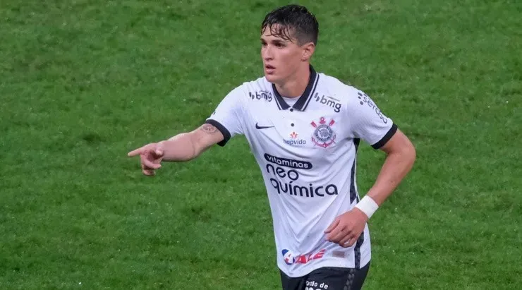 Foto: Marcello Zambrana/AGIF - Mateus Vital: meia que pertence ao Corinthians não interessa ao Grêmio