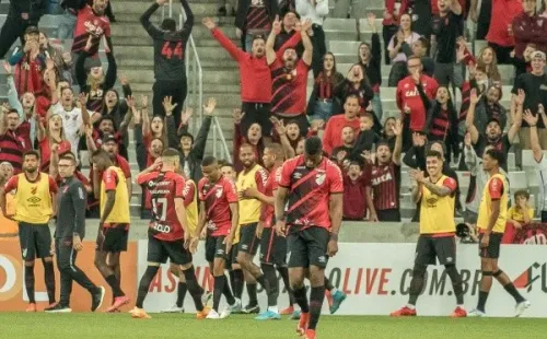 Foto: Robson Mafra/AGIF – Furacão chega ao 11º jogo de invencibilidade na temporada