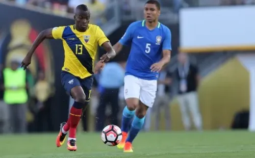 Enner Valencia pela seleção do Equador – Foto: Cristiano Andujar/AGIF
