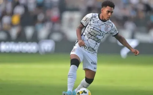 Du Queiroz é tratado como dúvida no Corinthians (Foto: Thiago Ribeiro/AGIF)