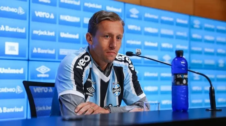 Foto: Lucas Uebel/Grêmio/Divulgação - Lucas Leiva: novo reforço conversou com o técnico antes de assinar contrato