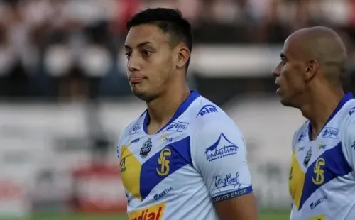 Foto: Joao Vitor Rezende Borba/AGIF – Meia foi destaque pelo Sãojoseense no Campeonato Paranaense em 2022