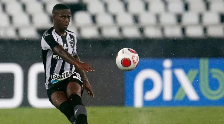 Jorge Jesus quer a contratação de Jonathan Silva. Foto: Vitor Silva/ Botafogo
