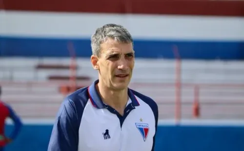 Leonardo Moreira / Fortaleza/ 'Vestiário está com muita dor; Vojvoda revela bastidores do Fortaleza após mais uma derrota no Brasileirão.