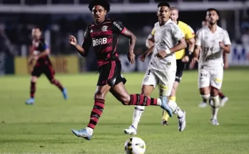 Ettore Chiereguini/AGIF/ Santos e Flamengo em campo.
