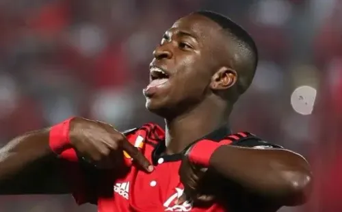 Foto: Gilvan de Souza/Flamengo – Vinícius Júnior defendeu o Flamengo antes de chegada de Jorge Jesus