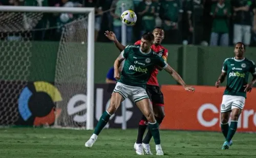 Isabela Azine/AGIF/ Goiás e Atlético-GO em campo pela Copa do Brasil.