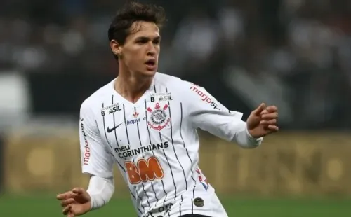 Mateus Vital pode ser aproveitado no Corinthians (Foto: Marcello Zambrana/AGIF)