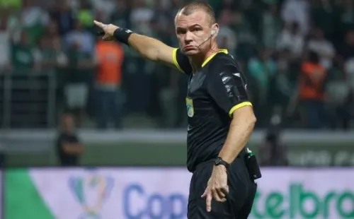 Marcello Zambrana/AGIF/ Vuaden era o árbitro de Palmeiras x São Paulo pelo Copa do Brasil.
