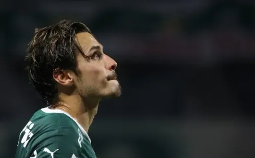 Foto: Marcello Zambrana/AGIF – Veiga lamenta pênalti desperdiçado contra o São Paulo pela Copa do Brasil