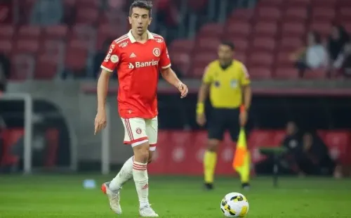 Foto:Pedro H. Tesch/AGIF | Carlos de Pena é alvo do Timão, que tem concorrência do México