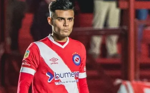 Foto: Divulgação/Argentino Jrs – Fausto Vera deu assistência em vitória contra o Boca Juniors pelo Argentino