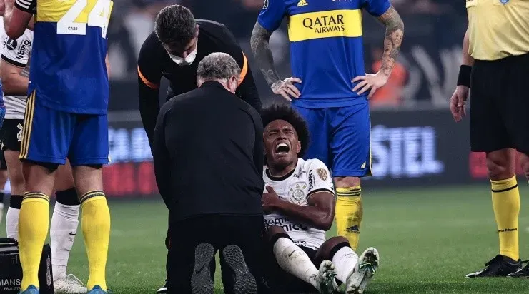 Foto: Ettore Chiereguini/AGIF - Willian lesionou o ombro diante do Boca Juniors.