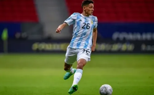 Foto: Mateus Bonomi/AGIF – Molina foi revelado pelo Boca Juniors e está há duas temporadas com a camisa da Udinese