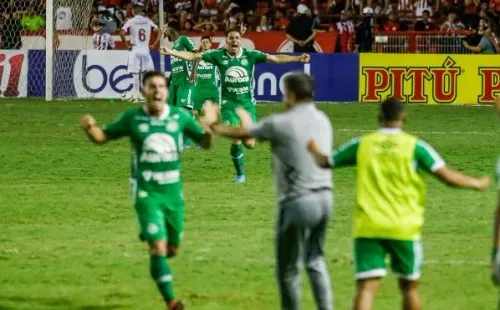 Foto: Rafael Vieira/AGIF – Com o empate em casa, Marcelo Cabo ainda não perdeu no comando da Chape